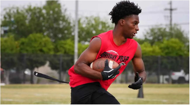Eagles-Legende Donovan McNabbs Sohn verpflichtet sich, WR bei UNLV zu spielen