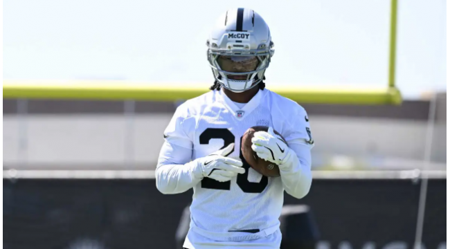 Rising Raiders-Rookie dreht sich in 2026 OTAs