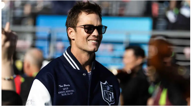 NFL-Fans wollen, dass Tom Brady nach diesem Flagge-Fußball-Highlight wieder aufhört