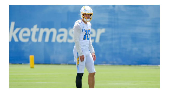 Insider ist All-in auf Chargers' Justin Herbert MVP Bandwagon nach Mike McDaniel mieten