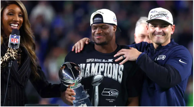 Kenneth Walker III von Seahawks reagiert auf GMs Kontraktkommentare bei der Parade