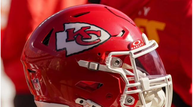 Chiefs behalten wichtigen Verteidigungstrainer trotz mehrerer Interviewauffragen