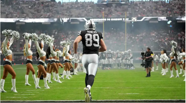 4 Schritte, die Raiders machen müssen, um Gehalts-Cap-Platz in der 2026 NFL Offseason zu lösen