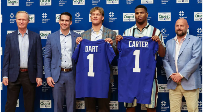 Giants' Abdul Carter lehnt Gerüchte über Spannungen mit Jaxson Dart nach Donald Trump-Einführung ab