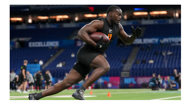 Wie Cardinals die Geschichte der NFL machen könnten, indem sie Jeremiyah Love auf Nummer 3 auswählten