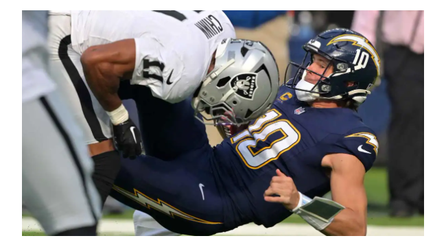 Chargers GM verspricht mehr Hilfe für Justin Herbert kommt