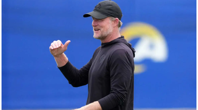 Der Hulk Hogan gif Rams’ Les Snead versiegelt Myles Garrett Handel mit