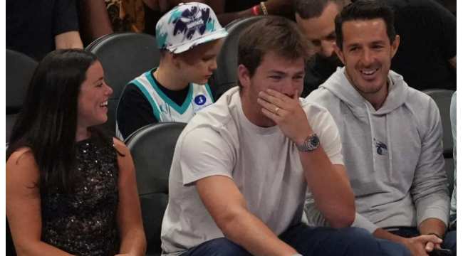 Patriots' Drake Maye hypes up Frau Ann Michael nach Wohltätigkeits-Softball-Performance